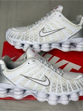 Nike Shox TL Mens Size 10.5 White Metallic Silver Triple White AV3595-100